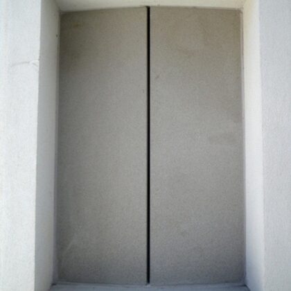 Particolare dell'accostamento delle due ante